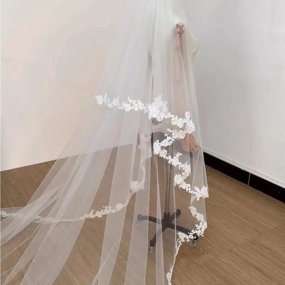 Cathedral Floral Lace Wedding Veil - Picture 3 of 6